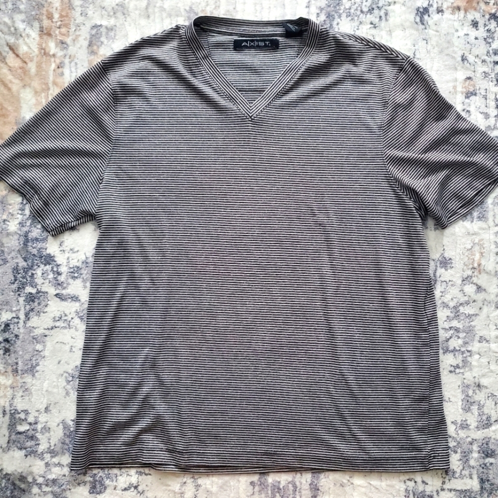 Axist Men's Skinny Stripes Black & White V-neck T-shirt. Excellent condition.